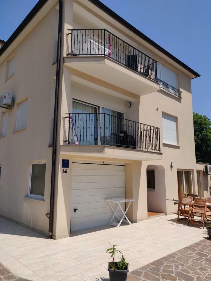 Apartment Greta,50 Meters To The Beach Banjole Exterior foto